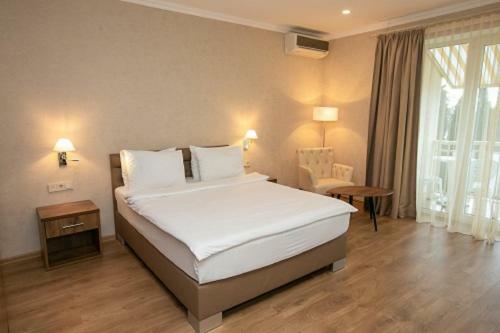 Amza Park Hotel