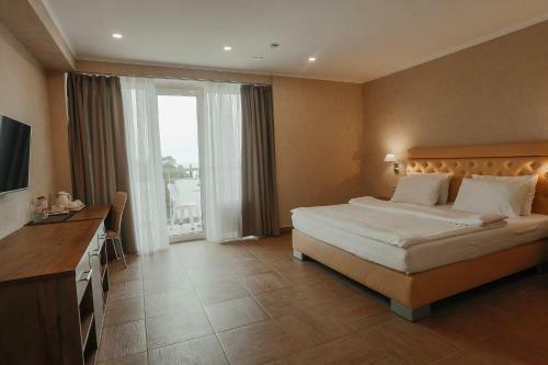Amza Park Hotel