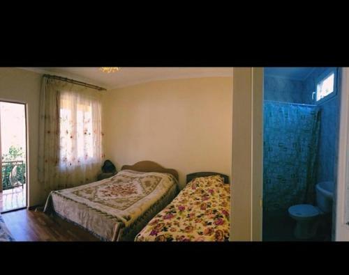 Hostal ?-??????