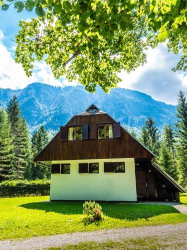 Po?itni?ka Hi?a Radovna