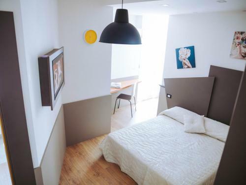 Hostal Avezzano 3 60 Guest House