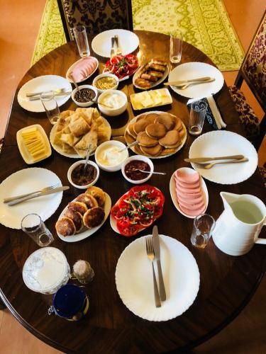 Hostal Travel Inn House Mestia ? ????????? ?????