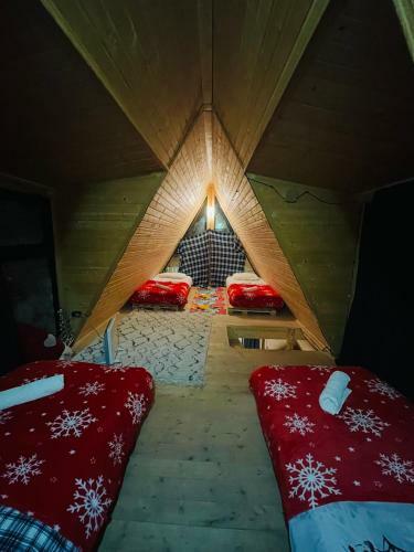 Lodge Wooden Huts In Mestia