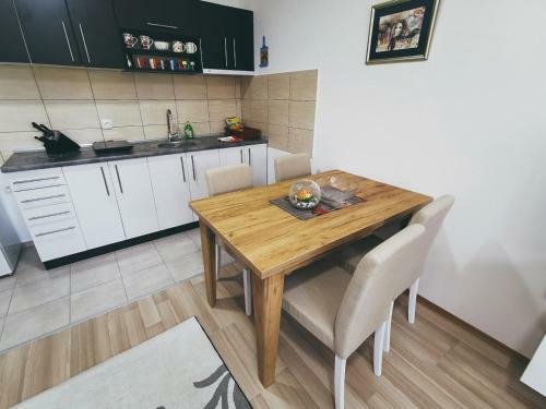 Cozy Corner Apartments - Free Parking & Wi-fi