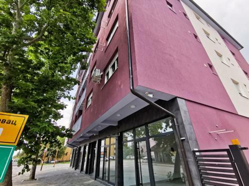 Cozy Corner Apartments - Free Parking & Wi-fi