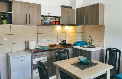 Cozy Corner Apartments - Free Parking & Wi-fi