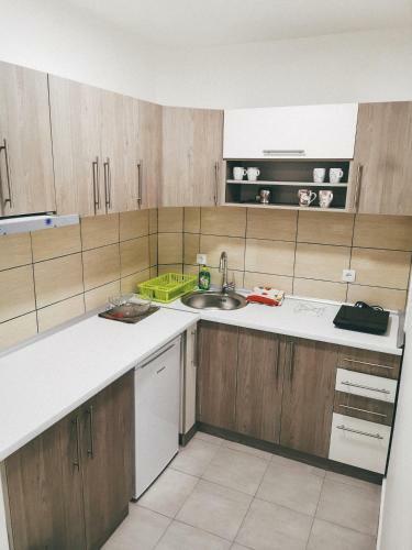 Cozy Corner Apartments - Free Parking & Wi-fi