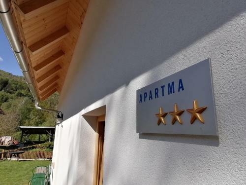 Apartamentos Hi?a Na Soncu / Sun House