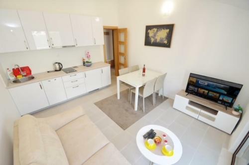 Nikola Lux Apartments