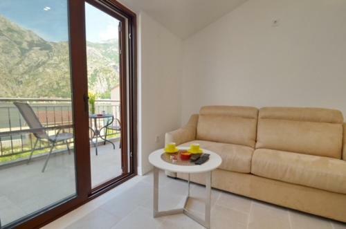 Nikola Lux Apartments