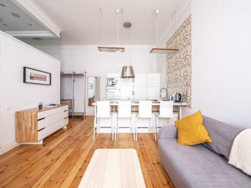 Design Meets Comfort - Prestigious City Center Apartment