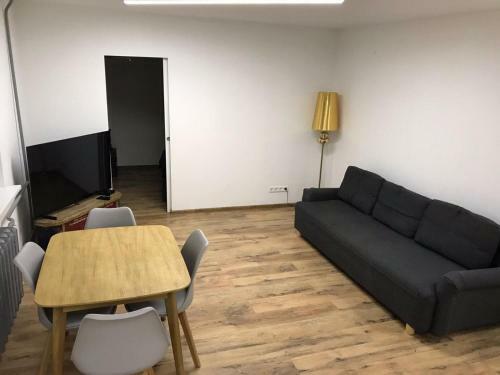 Brivibas Yard Apartment With Parking In City Center
