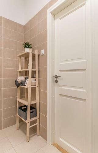 Apartamento Cozy Modern Studio In City Centre & Queensize Bed