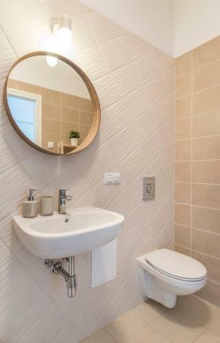Apartamento Cozy Modern Studio In City Centre & Queensize Bed