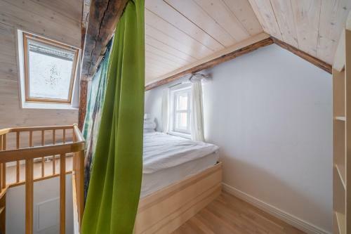 Cozy Family Old Town Apartment - Dream Location