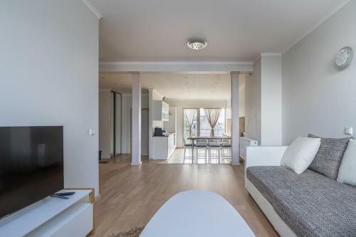 Premium 2-story Penthouse Apartment + Terrace