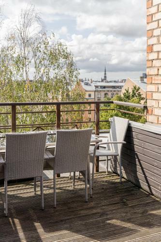 Premium 2-story Penthouse Apartment + Terrace