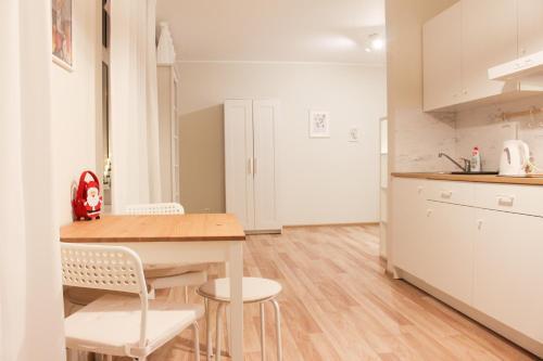 Bright Spacious Apartment In Riga With Free Parking