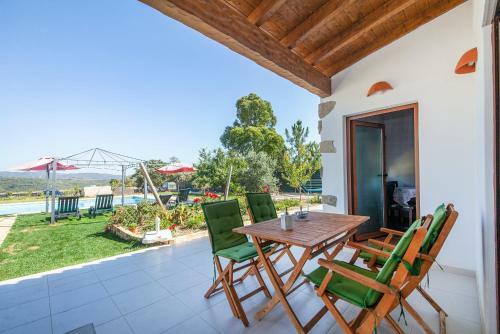 H - Montes De Praias Guesthouse