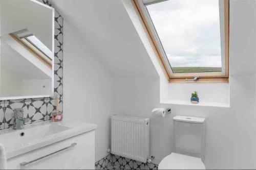 Stunning Coastal Home In Dingle Town