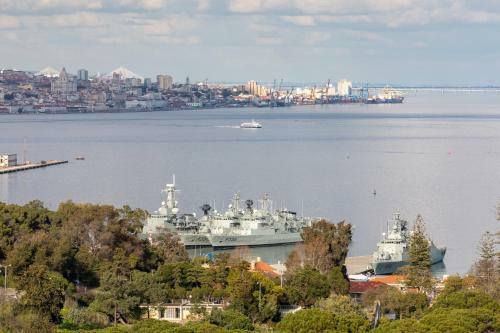 Cristo Rei Apartment - Great Views And Free Parking
