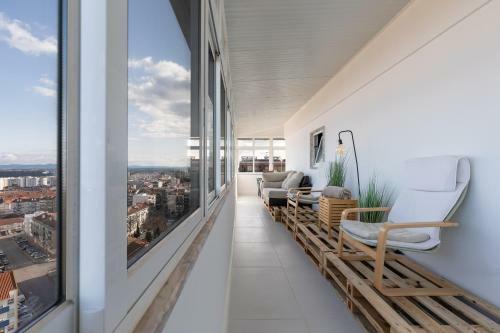 Cristo Rei Apartment - Great Views And Free Parking
