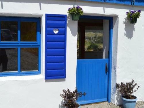 Beautiful Thatched Adderwal Cottage Donegal