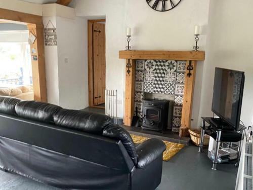 Beautiful Thatched Adderwal Cottage Donegal