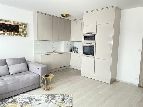 New Luxury City Centre Apartment With Panoramic View, Free Parking