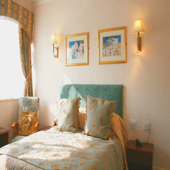Hostal Holmsdale Hotel
