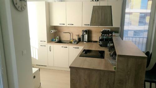 Apartamento Newly Built Bachelor Pad In Outer City Center