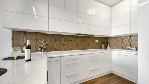 Apartamento Panorama - Sunset And Castle View, 22nd Floor, Garage, AC