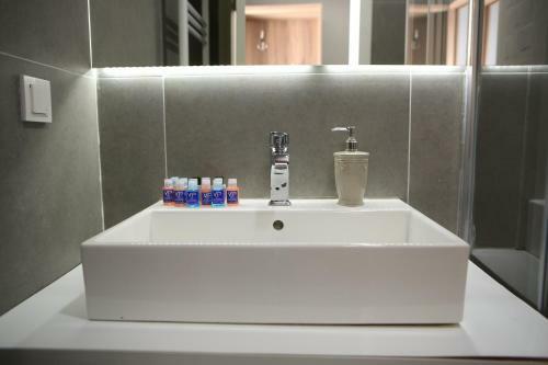 Bed & Breakfast Lily Airport Otel