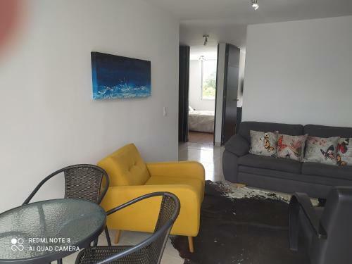 The Palms Apartamento � Meses