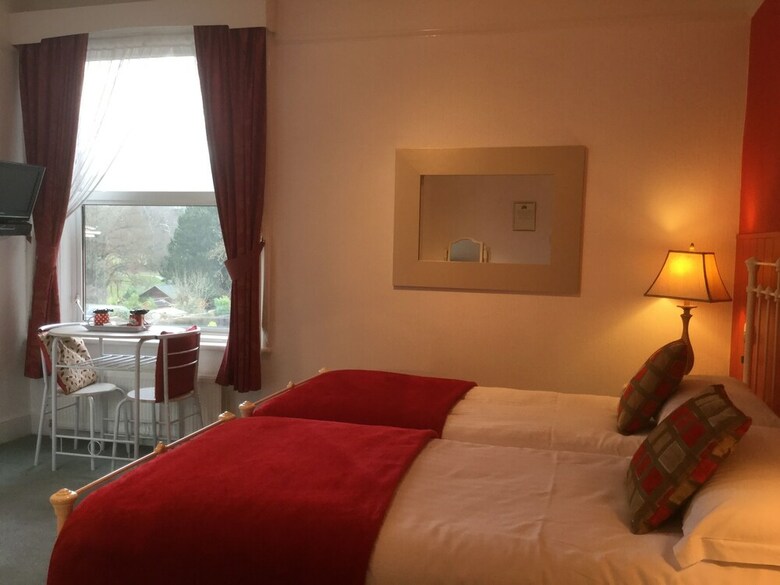 Bed & Breakfast The Groveside Guest House