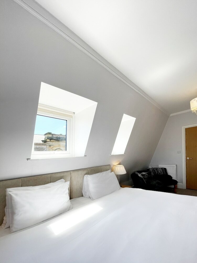 Dukes Folly Hotel
