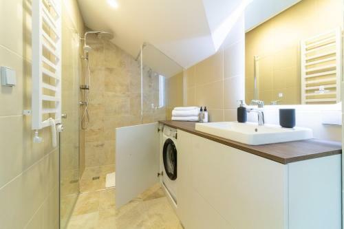 Unique Cuprum Apartment, By Cohost