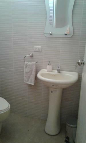 Apartamento Lindo, Amplio E Independiente Departamento