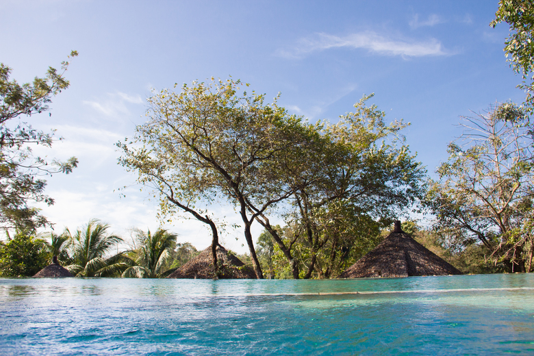 Hotel Aana Resort N Spa