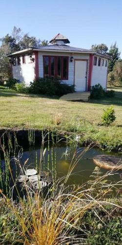 Apartamento Caba�as Junto Al Lago En Granja Ecol�gica.