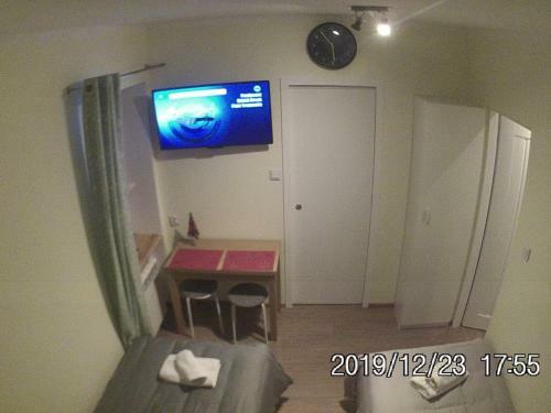 Rent0nline Brwinow Rooms