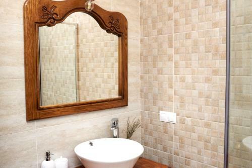 Hostal Pensiunea Agroturistica Casa Pribegilor