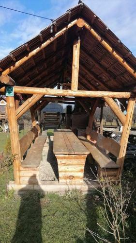 Conplex Traditional Casuta Bunicilor-breb