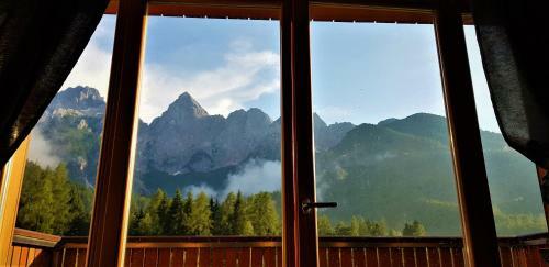 Mountain Peaks Apartment With Sauna