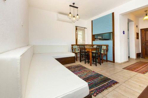 Central House With Shared Pool Near Paradise Bay In Bodrum