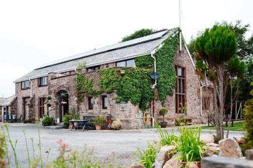 The Old School And Betty's B&B