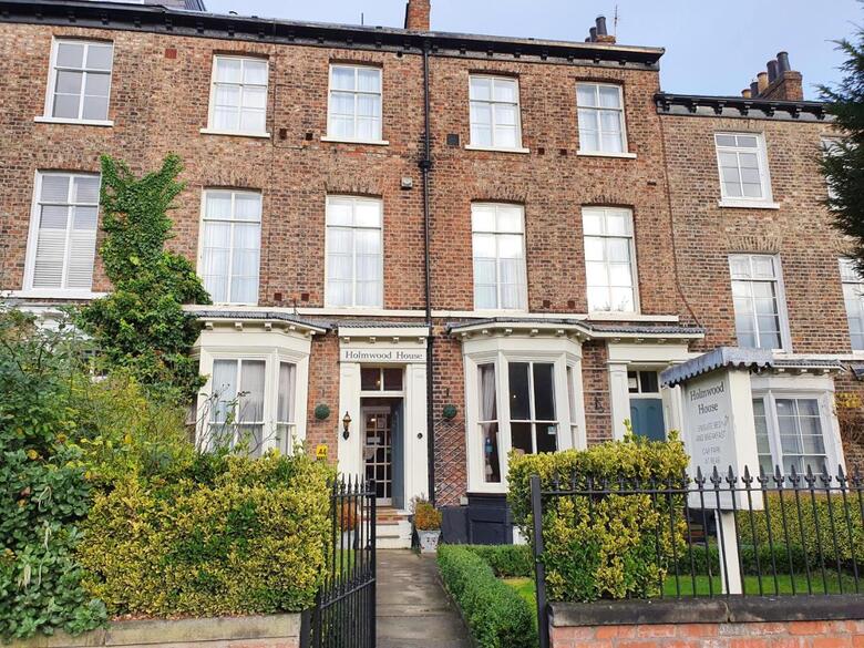 Hostal Holmwood House Guest Accommodation