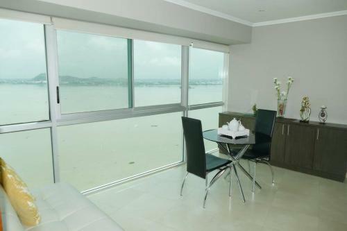 Apartamento Ecu Suites Highestview-penthouse Riverfront Wyndham Airport