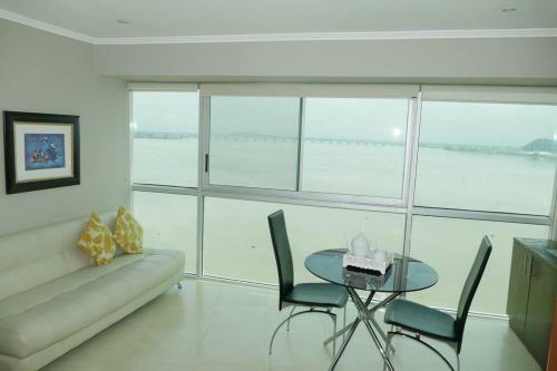 Apartamento Ecu Suites Highestview-penthouse Riverfront Wyndham Airport