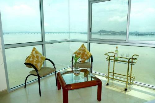 Apartamento Ecu Suites Highestview-penthouse Riverfront Wyndham Airport